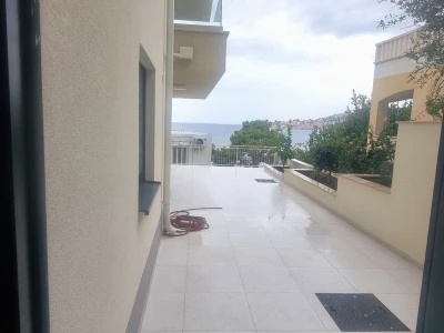 New urban villa in Živogošće