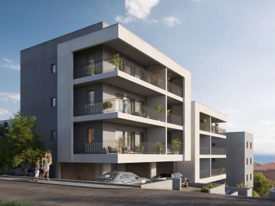 Moderna novogradnja u zapadnom dijelu grada, Makarska