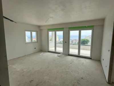 Dvosobni stan u modernoj novogradnji Makarska (79,70m2)