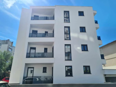 Jednosoban stan 100 metara od mora, Makarska.