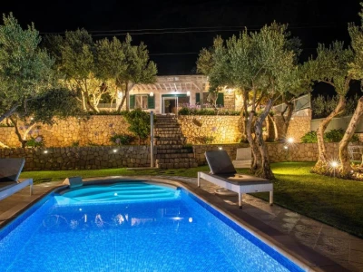 Jedinstvena vila s bazenom i pogledom na more, Makarska!