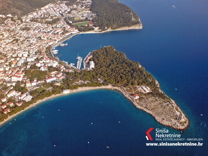 ZEMLJIŠTE PRVI RED UZ MORE MAKARSKA (1589m2)