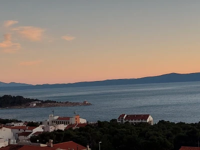 Trosoban stan s pogledom na more, Makarska