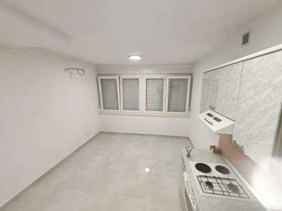 Renoviran stan 58m2, Split (Spinut)