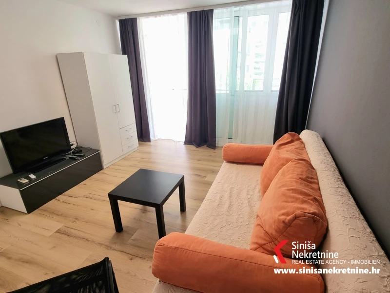 Two-bedroom apartment in the very center of Makarska