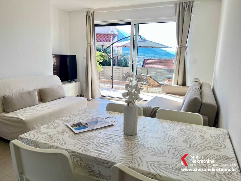 Namješten jednosoban stan 200m od plaže, Baška Voda