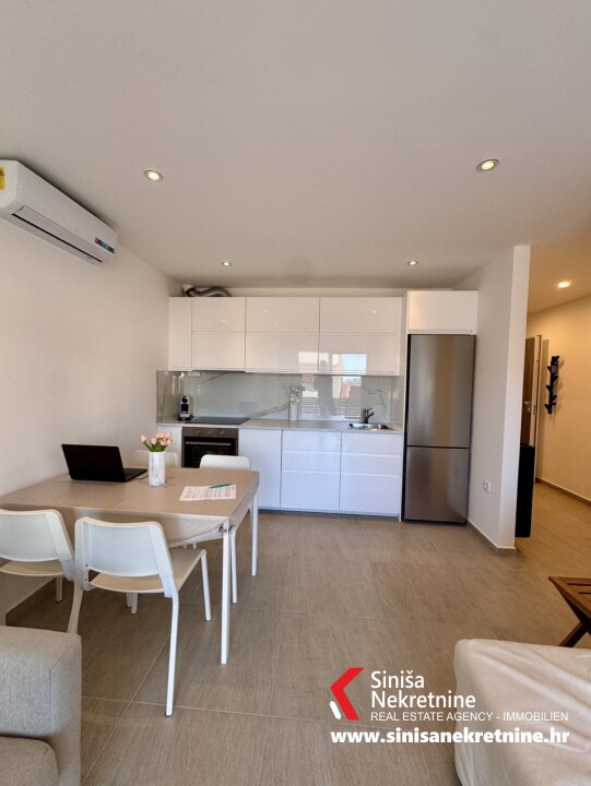 Namješten jednosoban stan 200m od plaže, Baška Voda