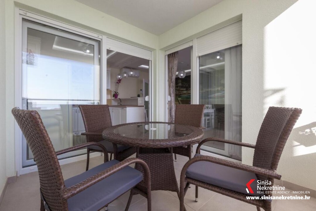 Useljiv namješten stan 71m2