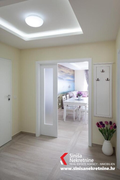 Useljiv namješten stan 71m2