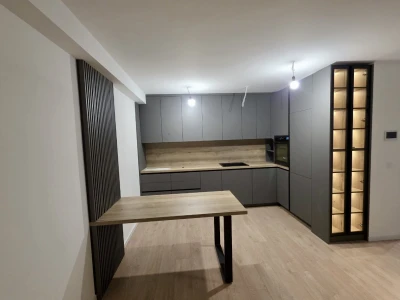 Furnished two-bedroom apartment with garage and swimming pool, Makarska