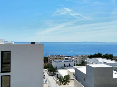 Two bedroom apartment with a sea view, Makarska