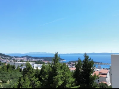 Two bedroom apartment with a sea view, Makarska