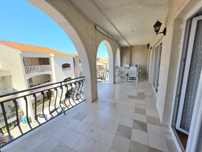 Spacious house with great potential, Makarska (550m2)