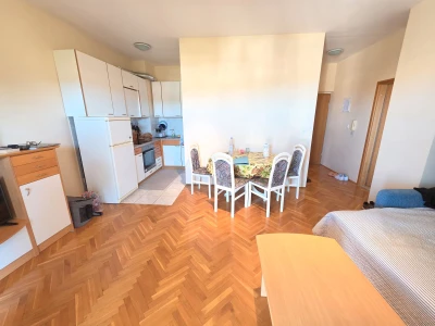One bedroom apartment, east side of the city (47m2)