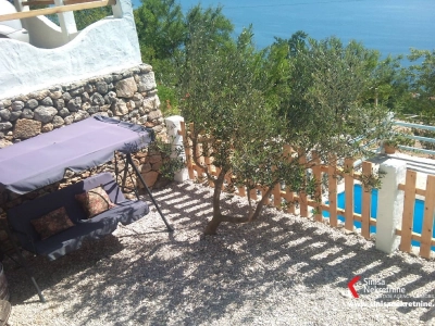 Kuća s bazenom  u mirnom području na Makarskoj Rivijeri